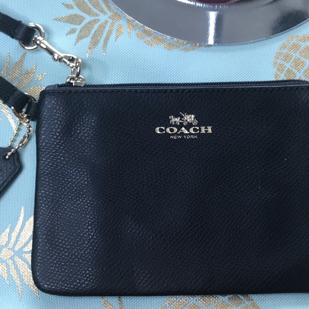 Coach black leather Wristlet in EUC!